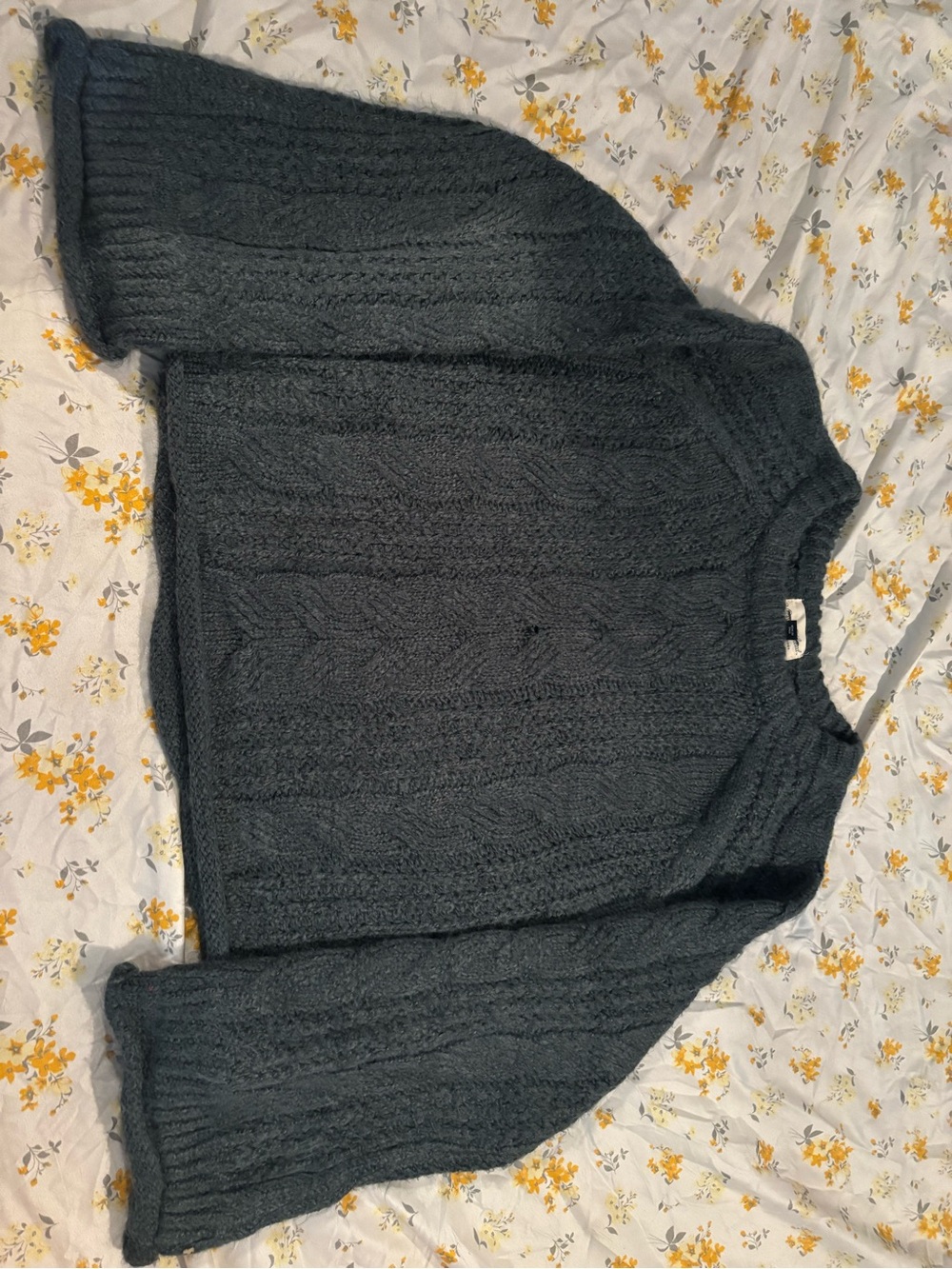 Universal Thread Women's Cable Knit Crewneck Sweater